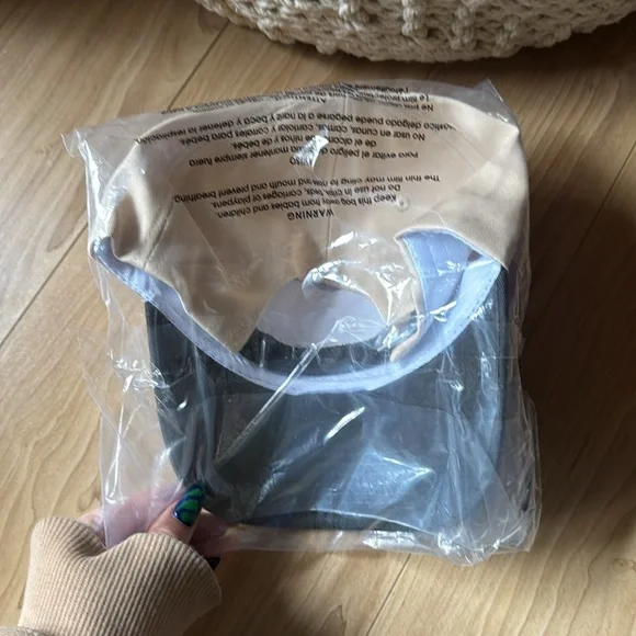 Gold HINGE Golf & Country Club Cap - Picture 2 of 2